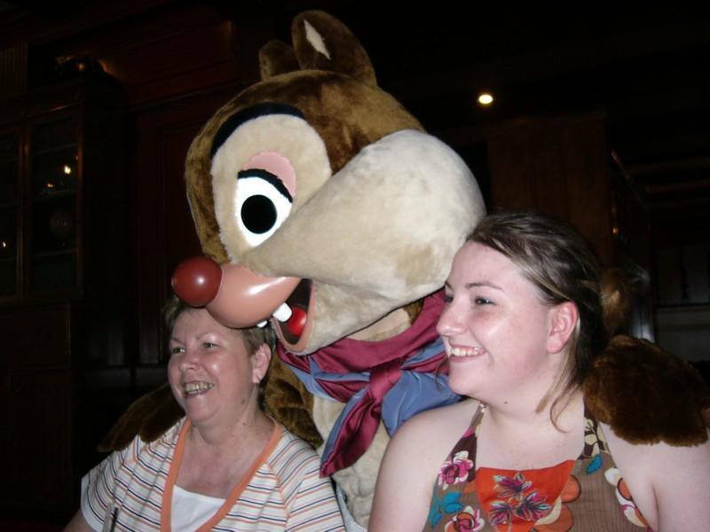 Linda Dale and Ashley.JPG